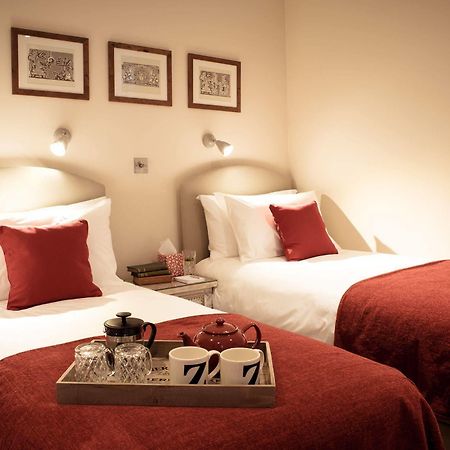 Ziggurat Boutique Hotel Saint Peter Port ภายนอก รูปภาพ
