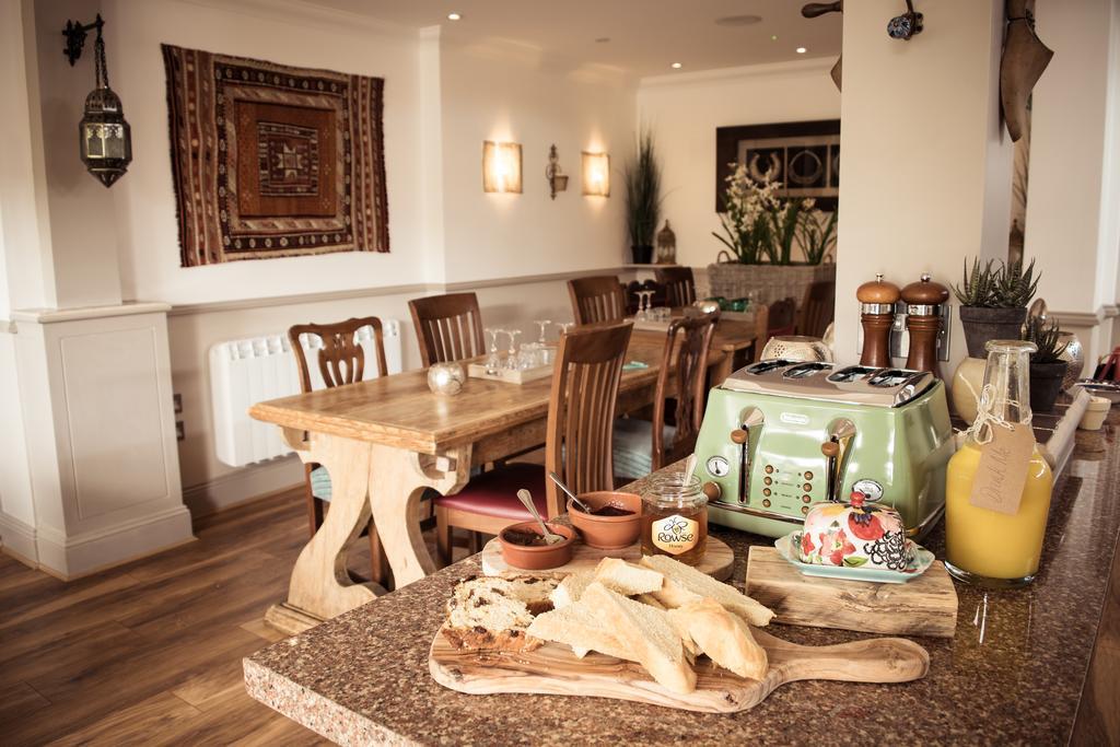 Ziggurat Boutique Hotel Saint Peter Port ภายนอก รูปภาพ