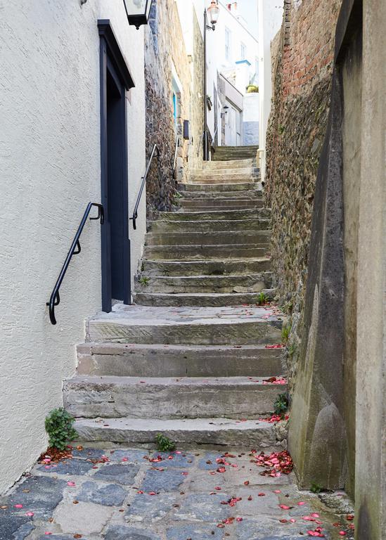 Ziggurat Boutique Hotel Saint Peter Port ภายนอก รูปภาพ