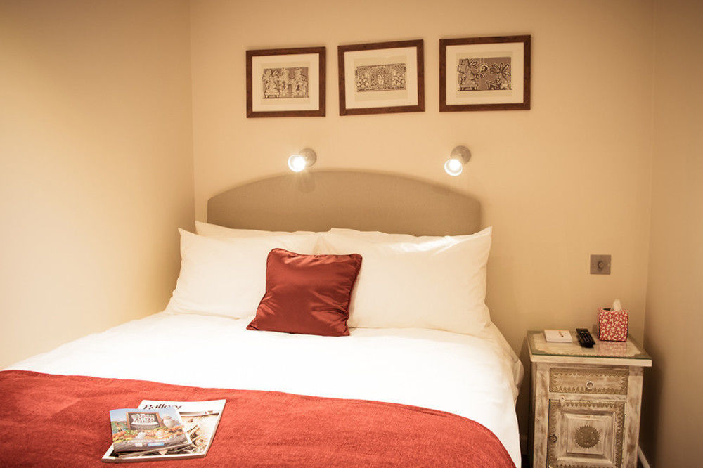 Ziggurat Boutique Hotel Saint Peter Port ภายนอก รูปภาพ