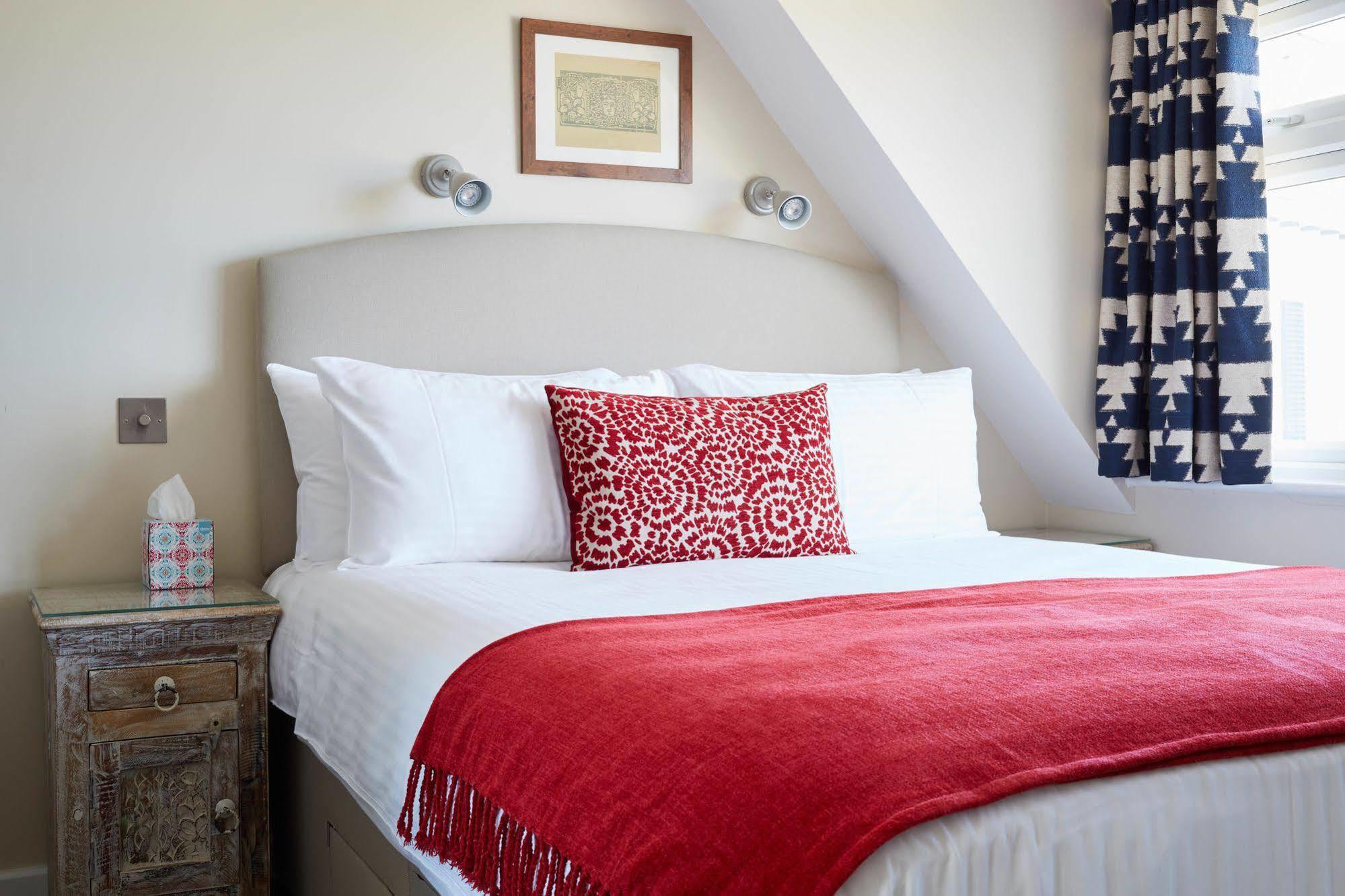 Ziggurat Boutique Hotel Saint Peter Port ภายนอก รูปภาพ