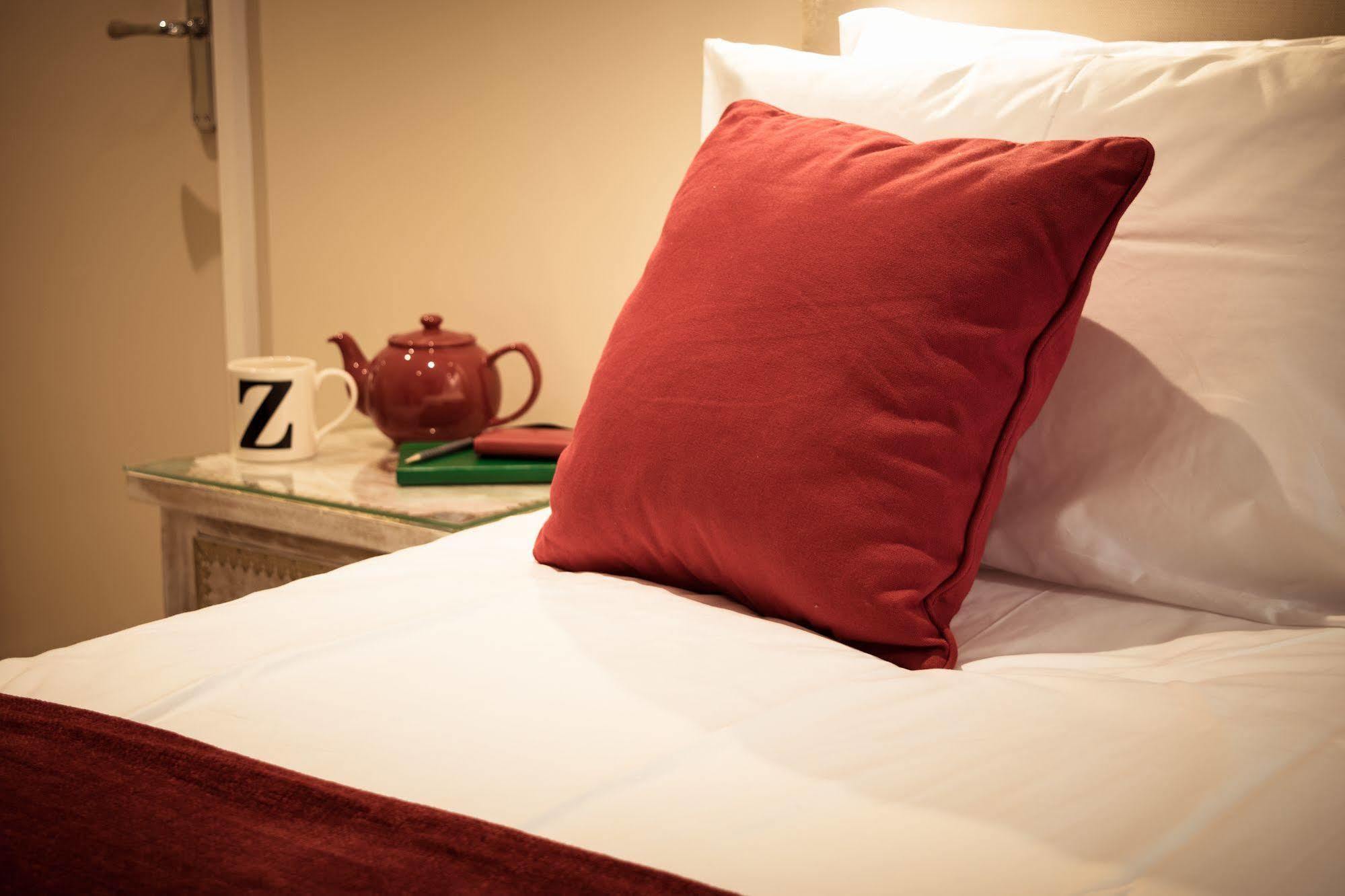 Ziggurat Boutique Hotel Saint Peter Port ภายนอก รูปภาพ