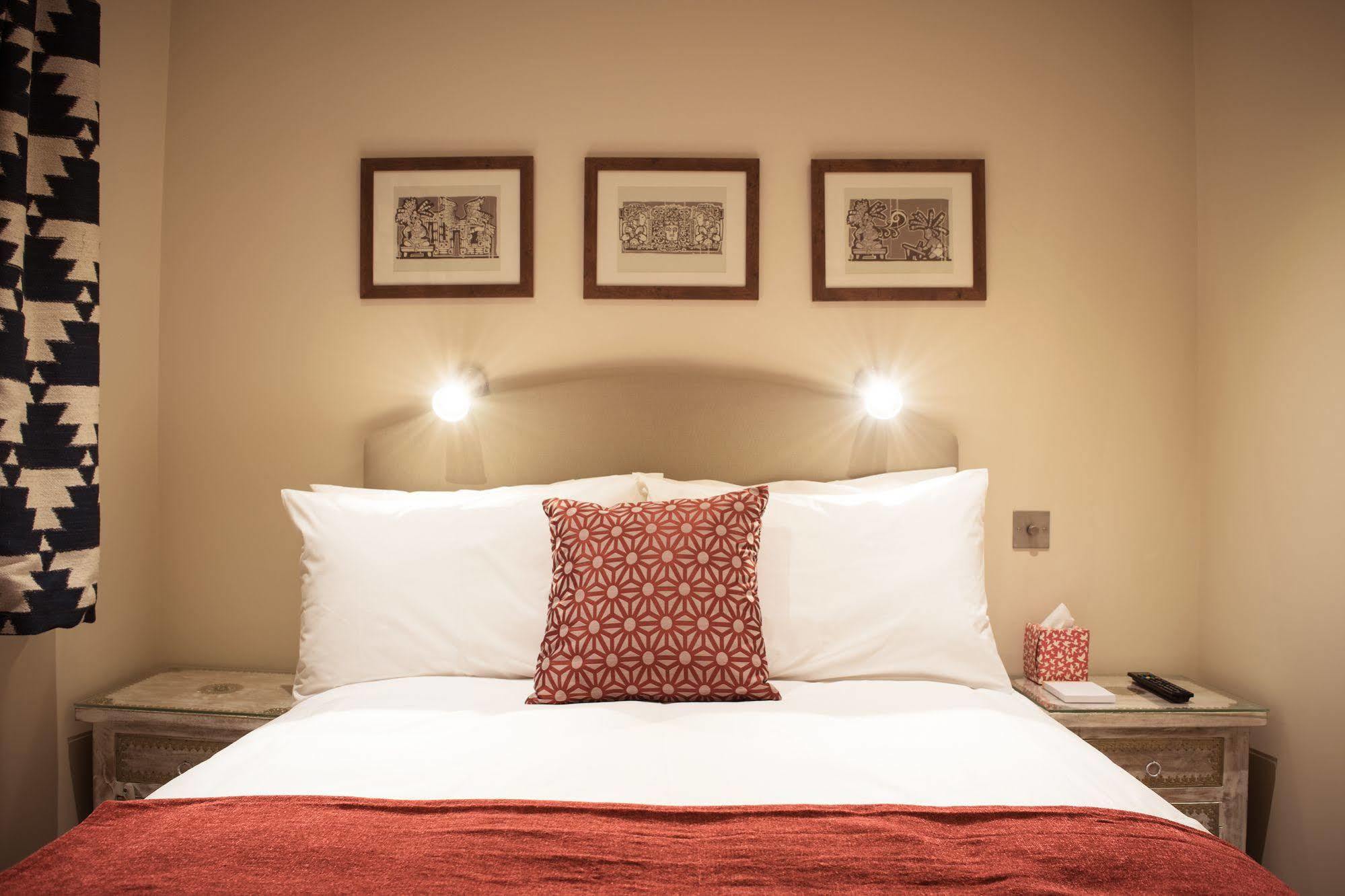 Ziggurat Boutique Hotel Saint Peter Port ภายนอก รูปภาพ