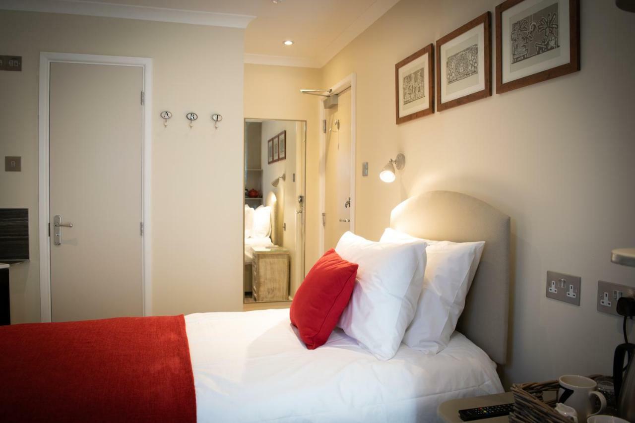 Ziggurat Boutique Hotel Saint Peter Port ภายนอก รูปภาพ