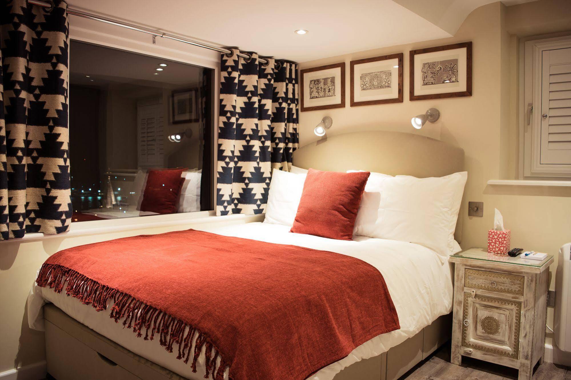 Ziggurat Boutique Hotel Saint Peter Port ภายนอก รูปภาพ