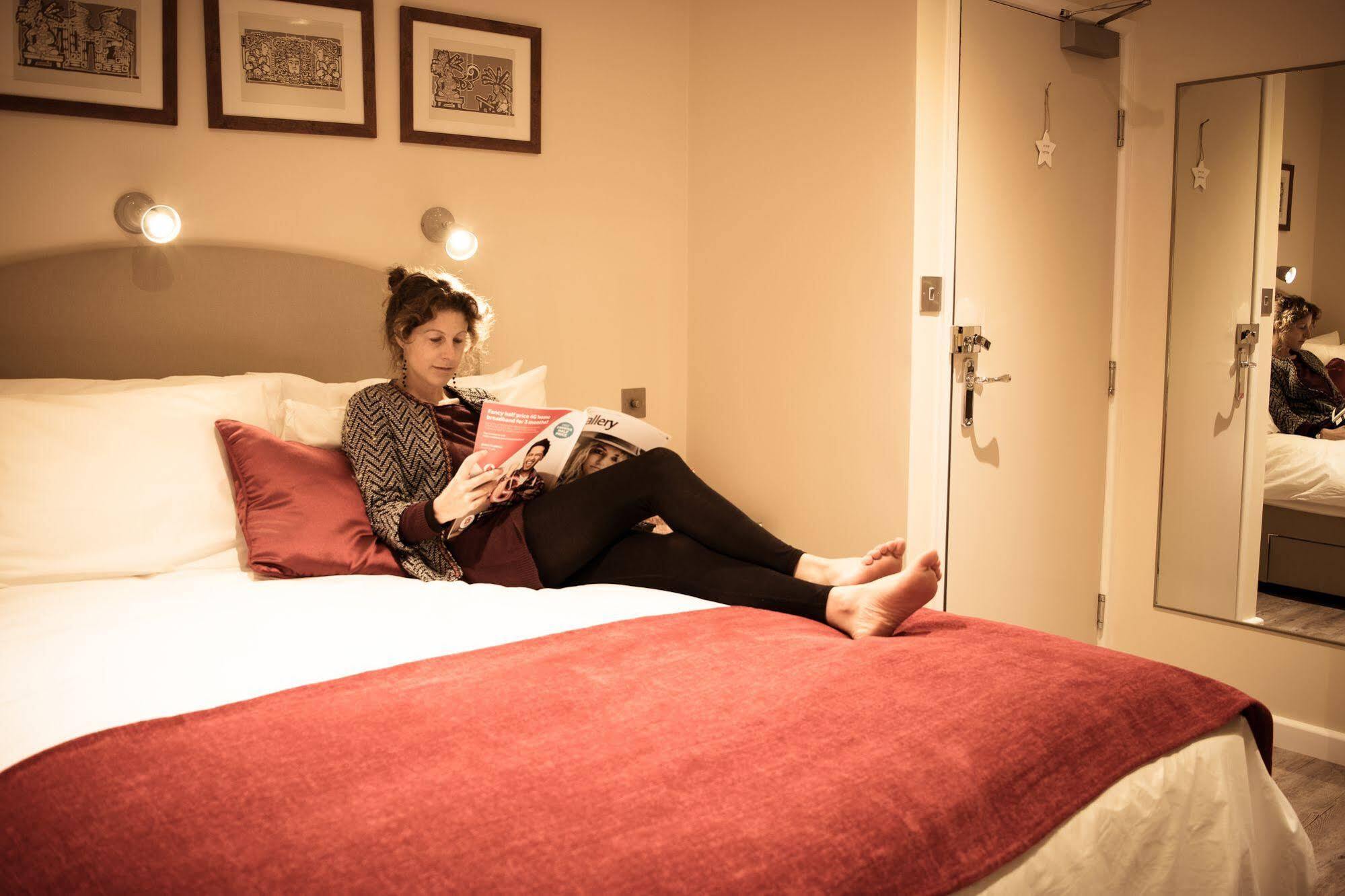 Ziggurat Boutique Hotel Saint Peter Port ภายนอก รูปภาพ